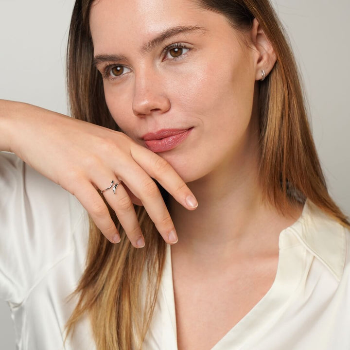 Pierścionek w kształcie serca z piór