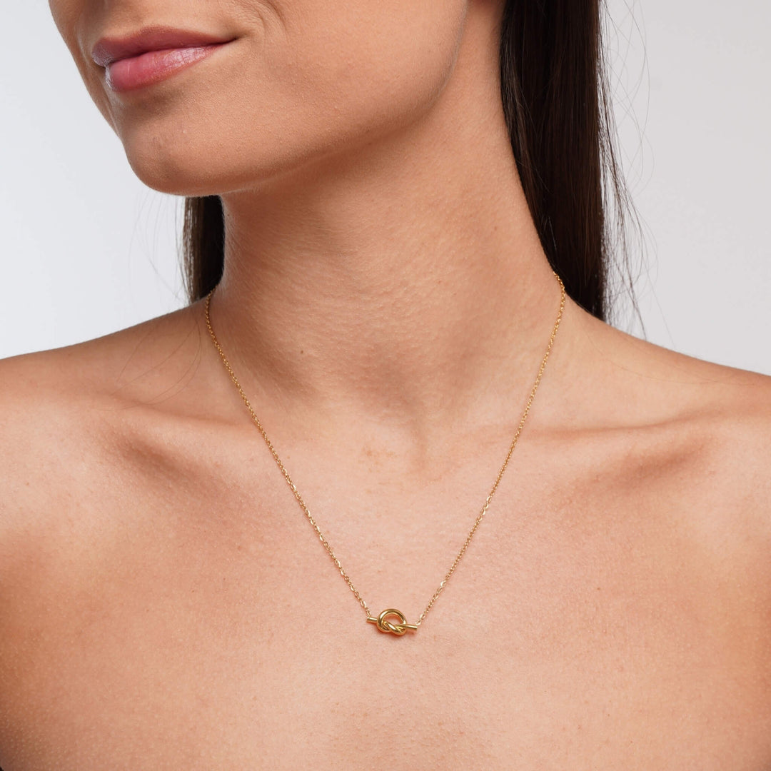 Naszyjnik z węzłem