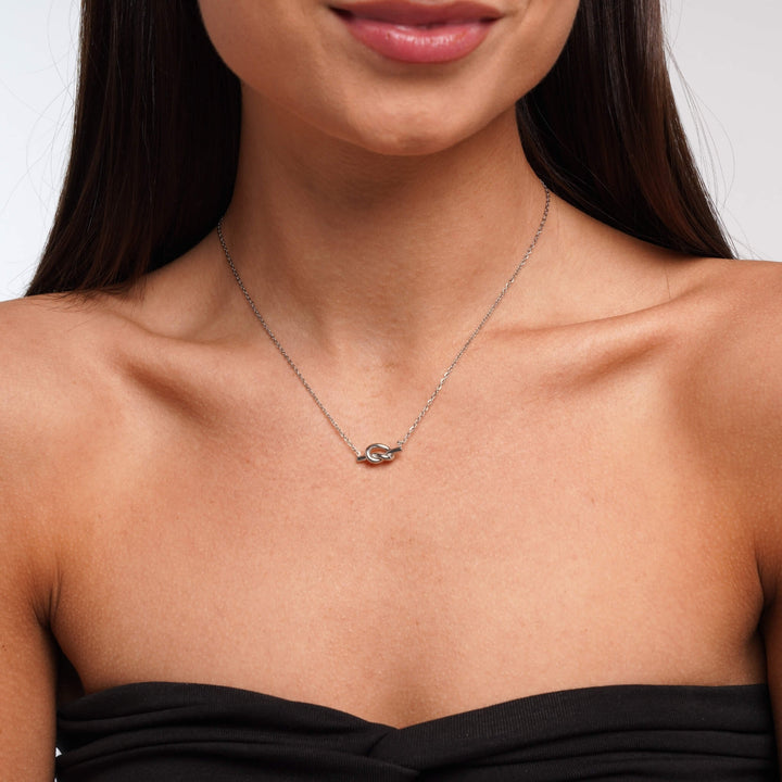 Naszyjnik z węzłem